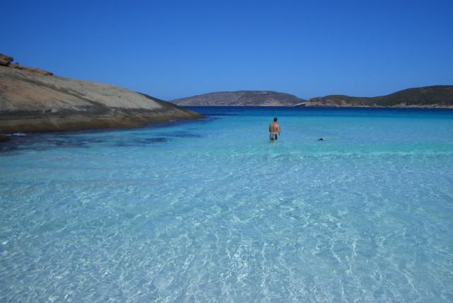 western-australia-esperance-blue-water