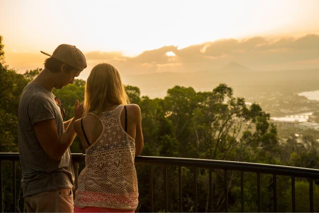 PVOSC-queensland-noosa-heads-sunset-travellers