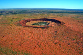 Wolfe Creek Crater scenic-flight