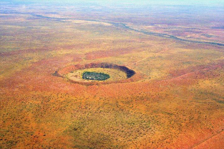 Wolfe Creek Crater scenicflight